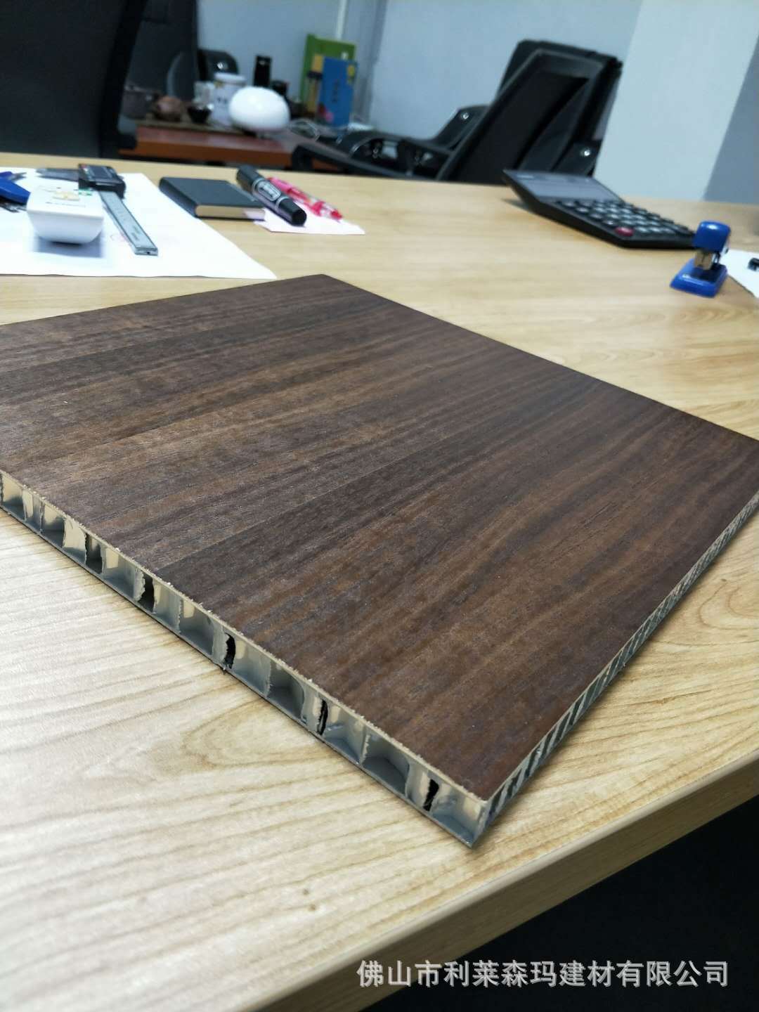 工厂直供铝蜂窝板环保防火防潮高强度金属板铝合金幕墙隔断铝板