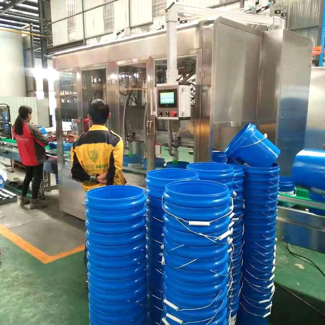 全自动称重式18升润滑油机油定量灌装机 食用油电脑液体灌装设备