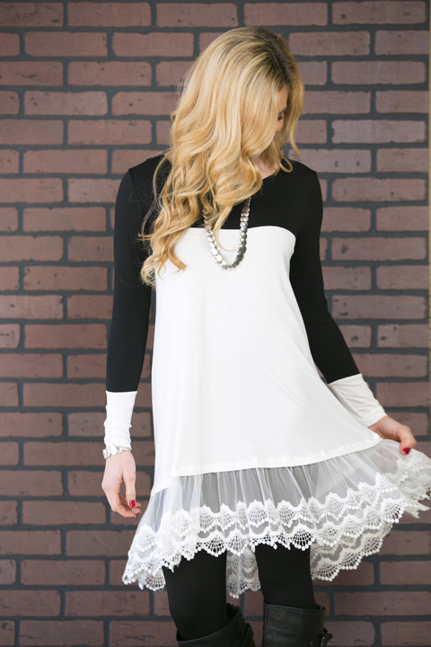 Fashion Long Sleeve Color Block Lace Panel Midi Dress Elegant Design Round Neck Two Color Options Perfect for Parties