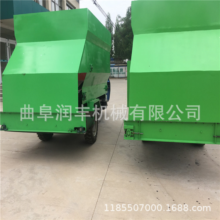 天津柴油撒料车价格 料槽送料喂料车