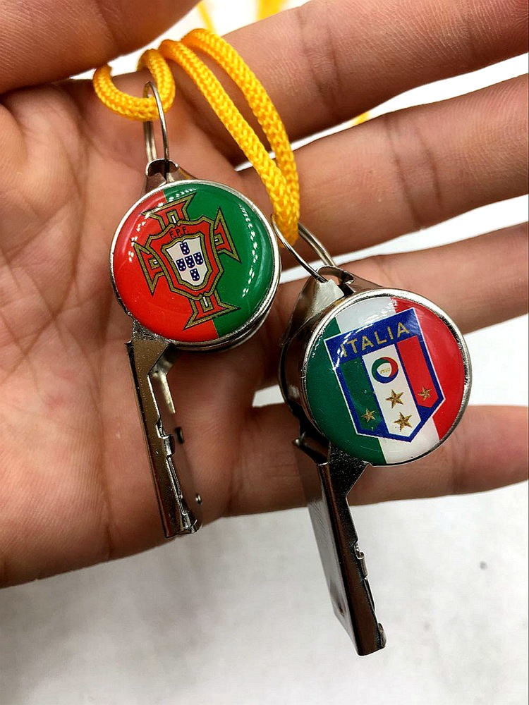 Llavero de Fútbol de España, Italia, Argentina, Brasil, Francia, Silbato Metálico, Regalo para Fanáticos, Trofeo