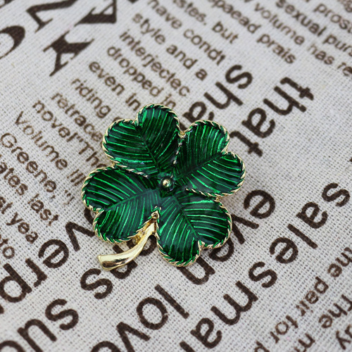 European and American vintage green enamel four-leaf clover brooch corsage