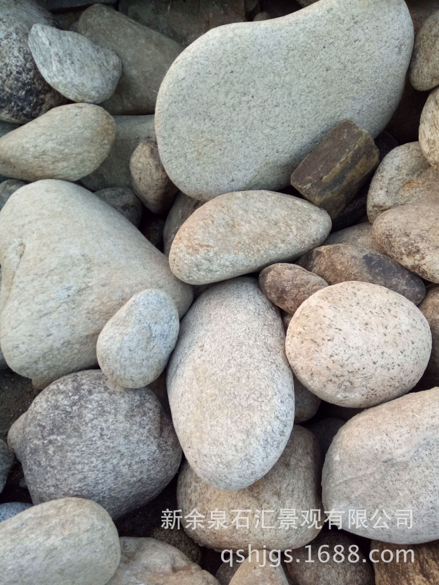 黑色鹅卵石（小）_南京绿磊装饰公司鹅卵石，雨花石，滤料，水洗石，胶粘石
