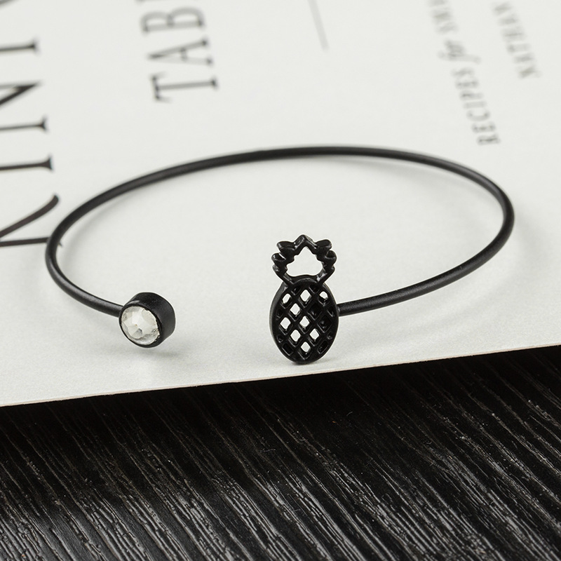 Female angry quality pineapple diamond crystal gemstone bracelet