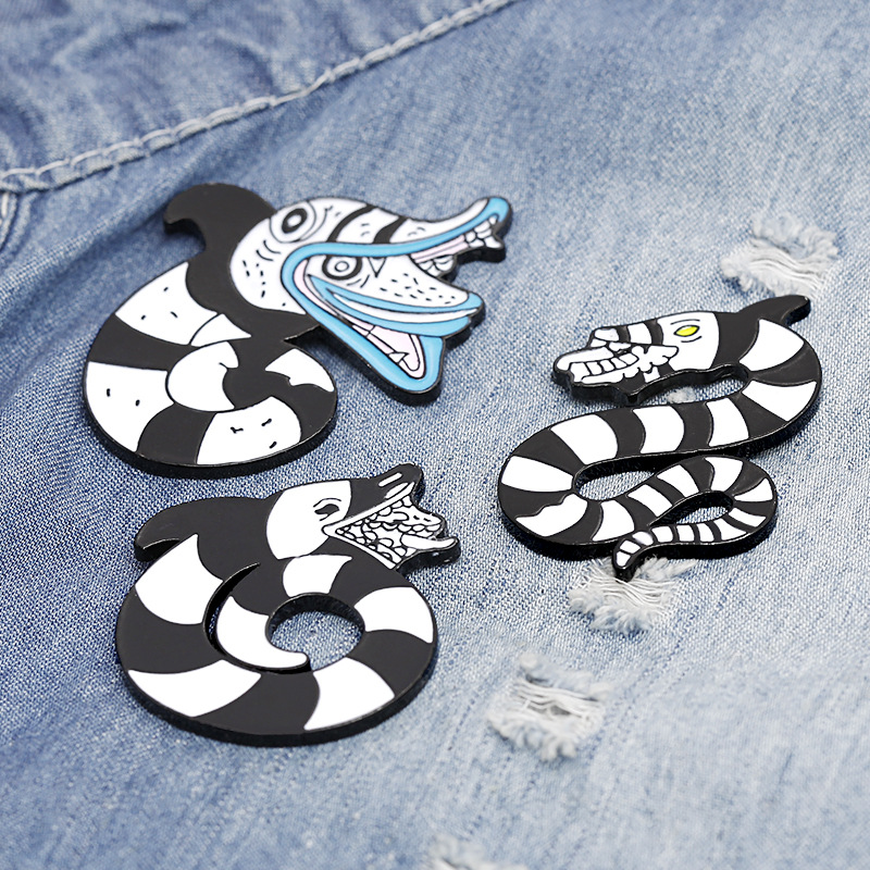 New Simple Snake Brooch Set display picture 9