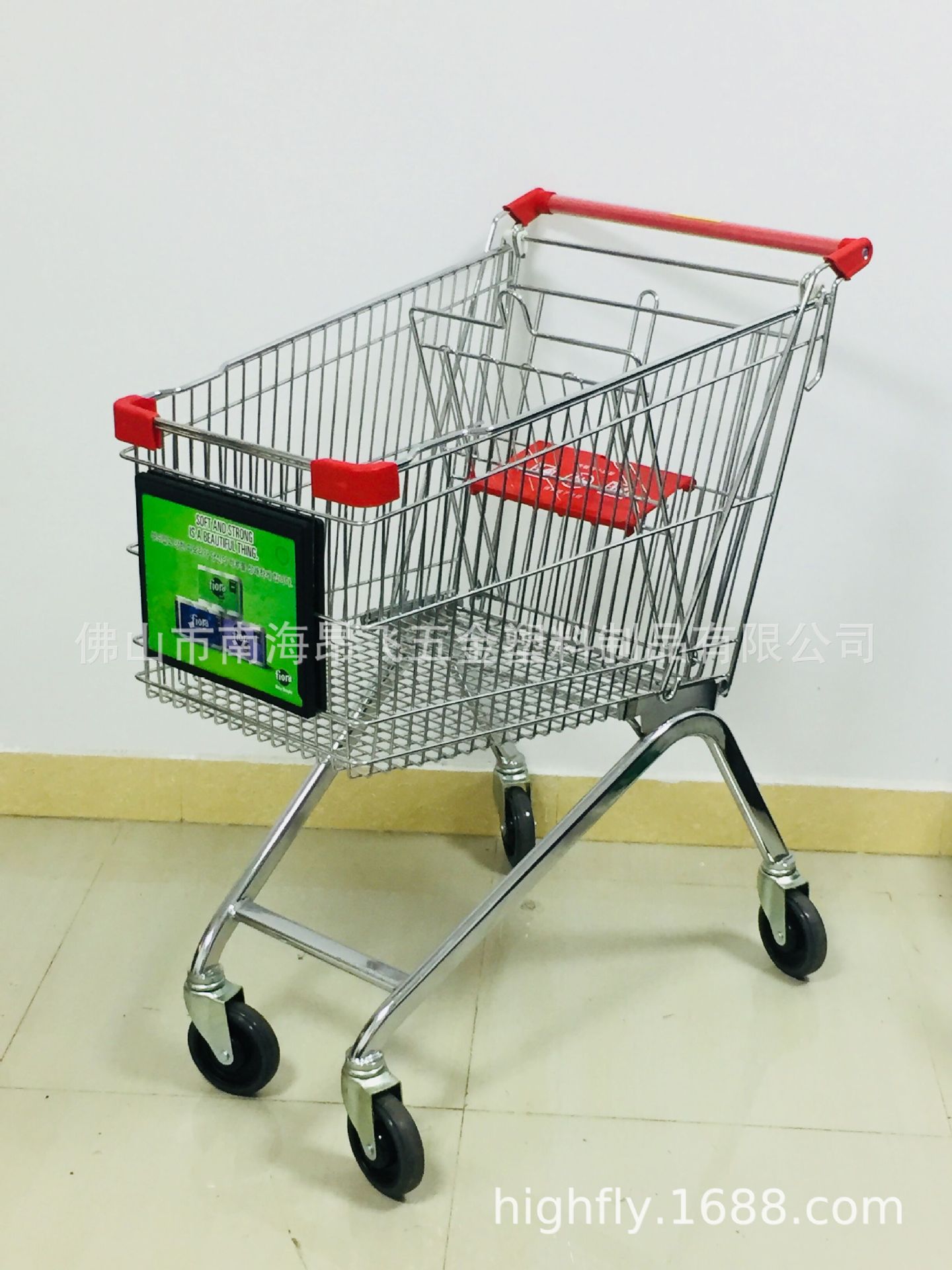 全世界超市购物车通用塑料广告牌超市推车广告架前面广告框架
