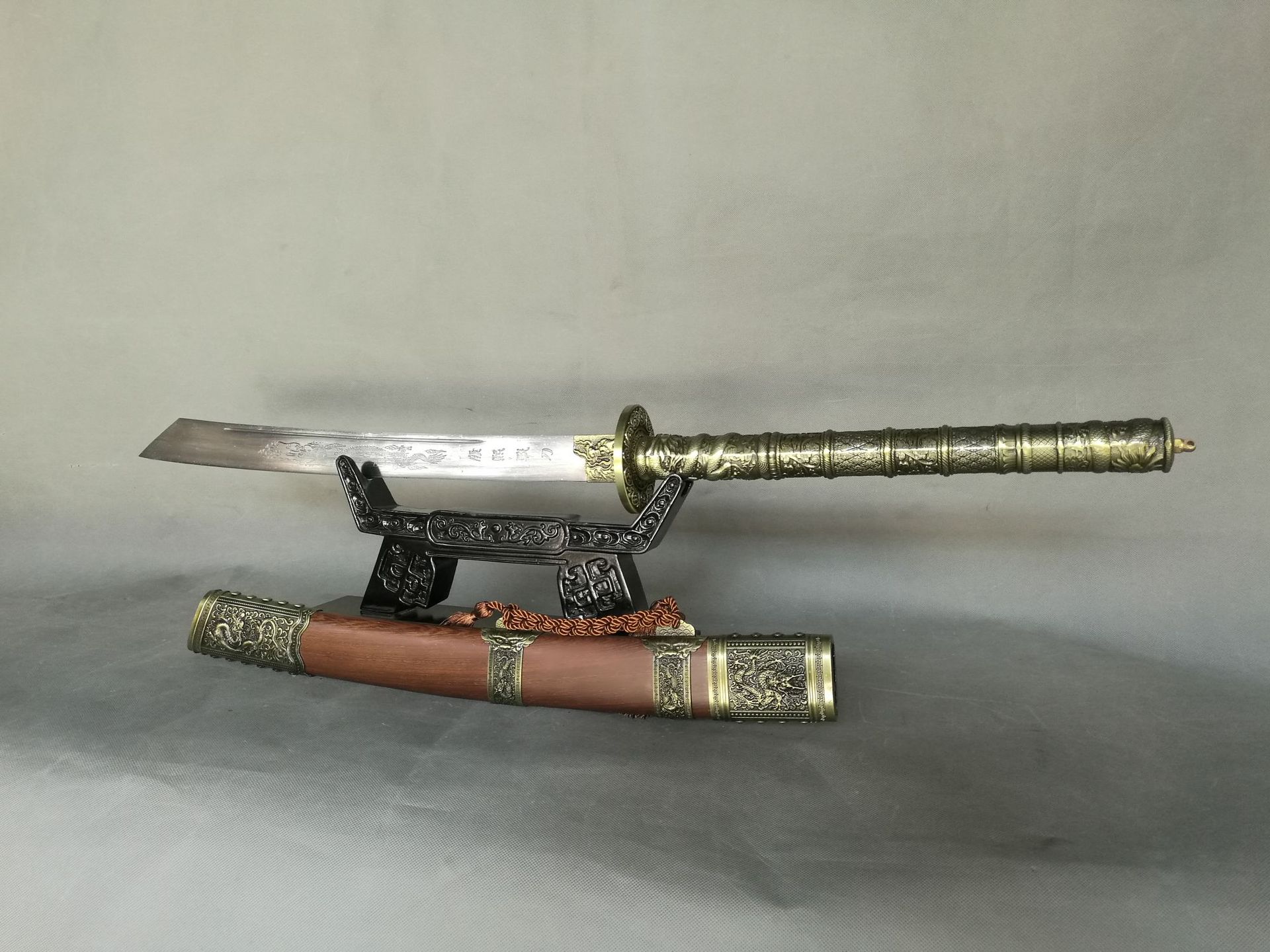Longquan City Sword Sword Chicken Wing Green Copper Copper Long…