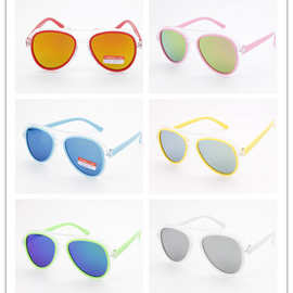 2019 儿童新款小熊太阳镜，有现货，6色混