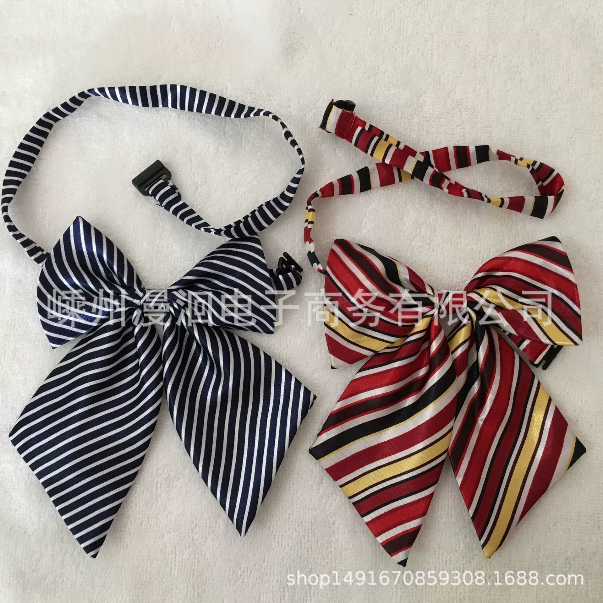 Children's bow tie with bow