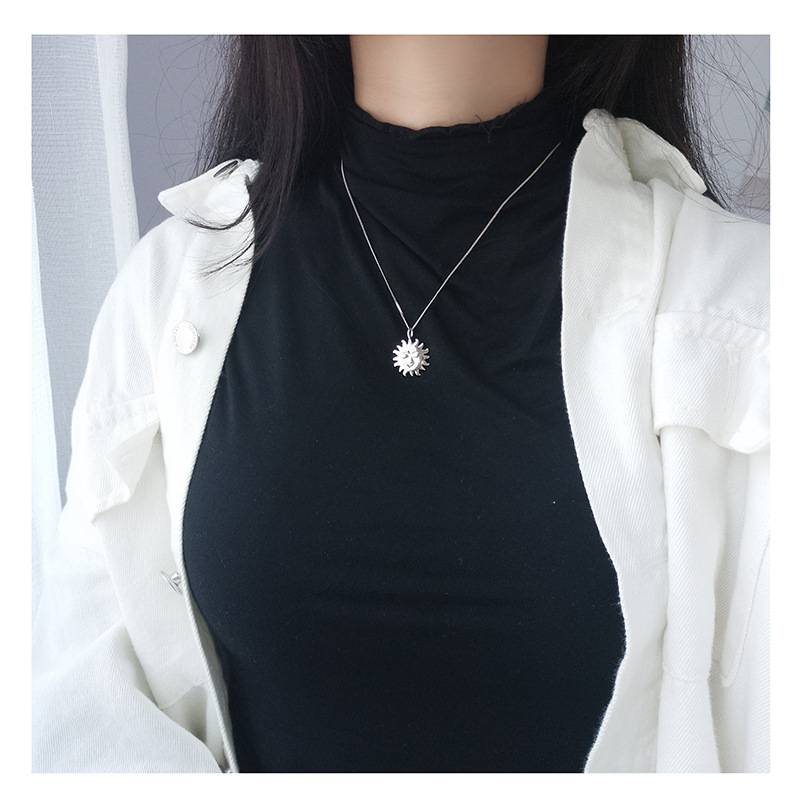 Necklace Image 9