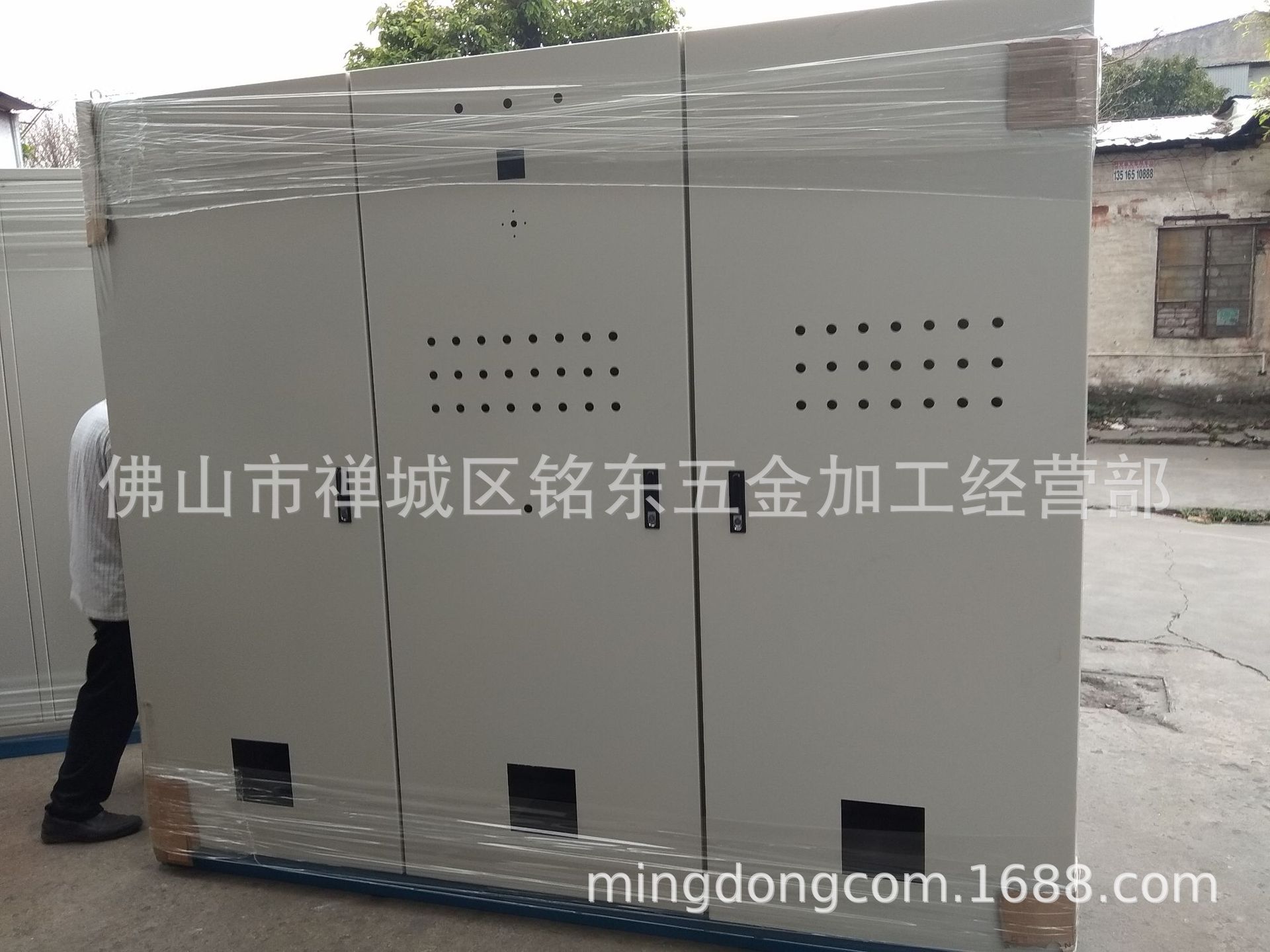 佛山钣金加工厂 加工钣金制品 钣金机箱 机柜加工 钣金冲孔加工