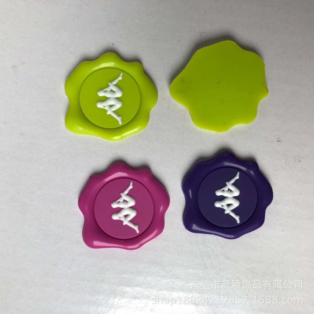 定pvc胶章肩章书包箱包商标硅胶夜光胶章透明魔术贴商标-阿里巴巴