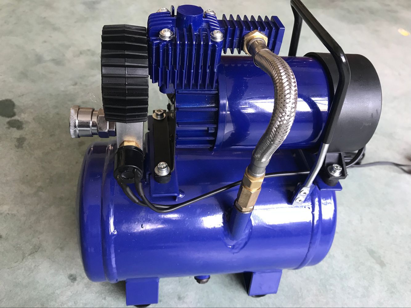 改装汽喇叭悬挂系统充气泵喷漆工具 专业生产电动充气泵 车载气泵
