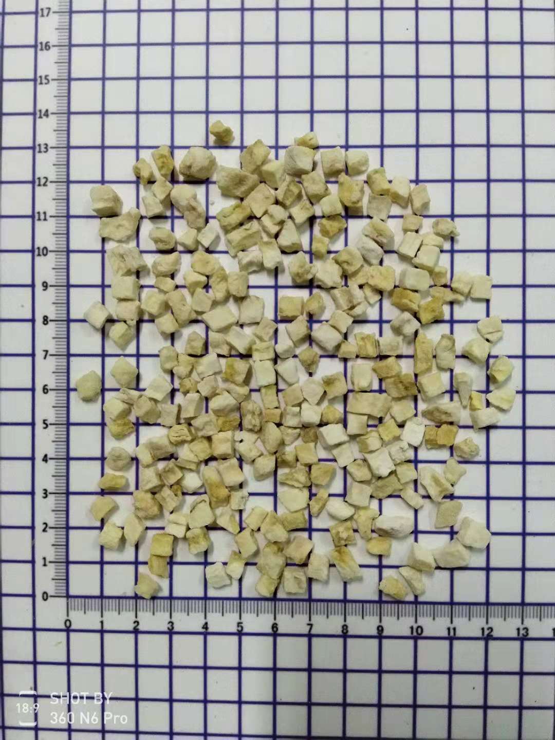 冻干香蕉丁6.4x6.4x6.4mm