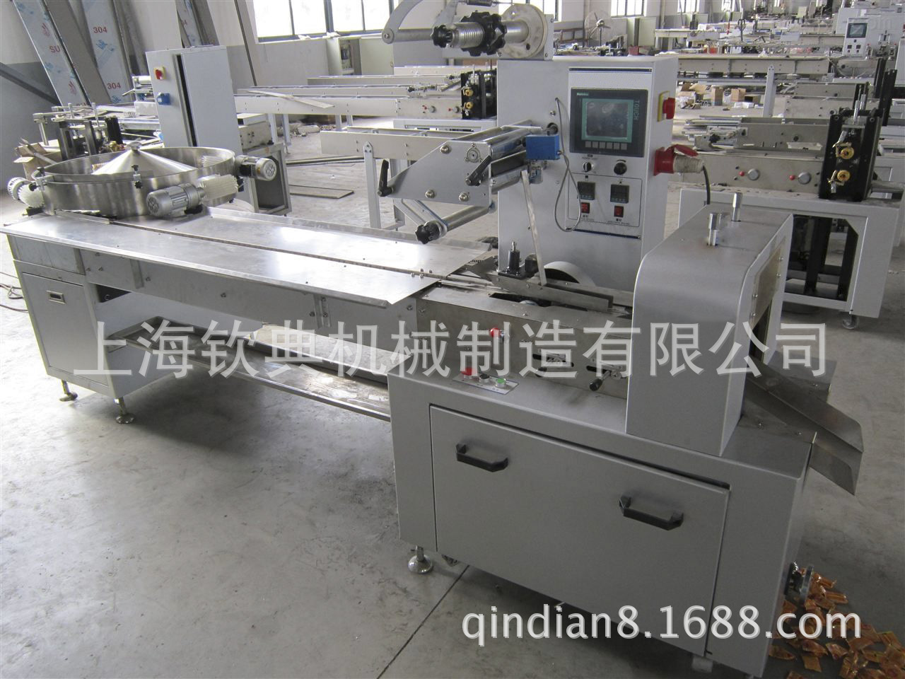 糖果高速包装机全自动薄荷糖奶片包装机一次性过滤烟嘴枕式包装机