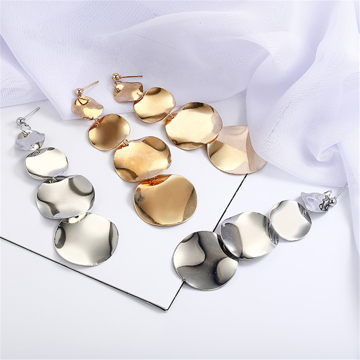 Jewelry Retro Long Round Circle Earrings Alloy Geometric Irregular Round Earrings Wholesale Nihaojewelry display picture 1