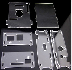 有機玻璃UV絲印廣告牌台牌號碼牌熱彎宣傳欄胸章卡夾畫牌導示指示