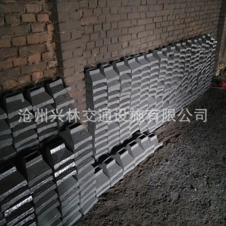 现货供应  护栏底座  市政护栏底座 马路墩  公路墩  围栏里柱墩