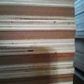 生产销售复合杨木多层胶合板实木复合门套胶合板用于门套雕刻