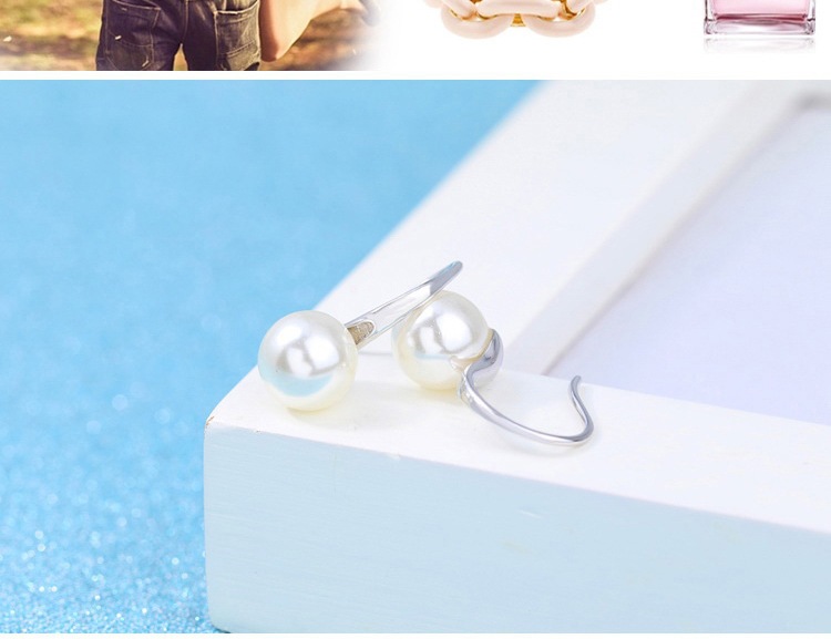1 Pearl Ear Hook_010.jpg