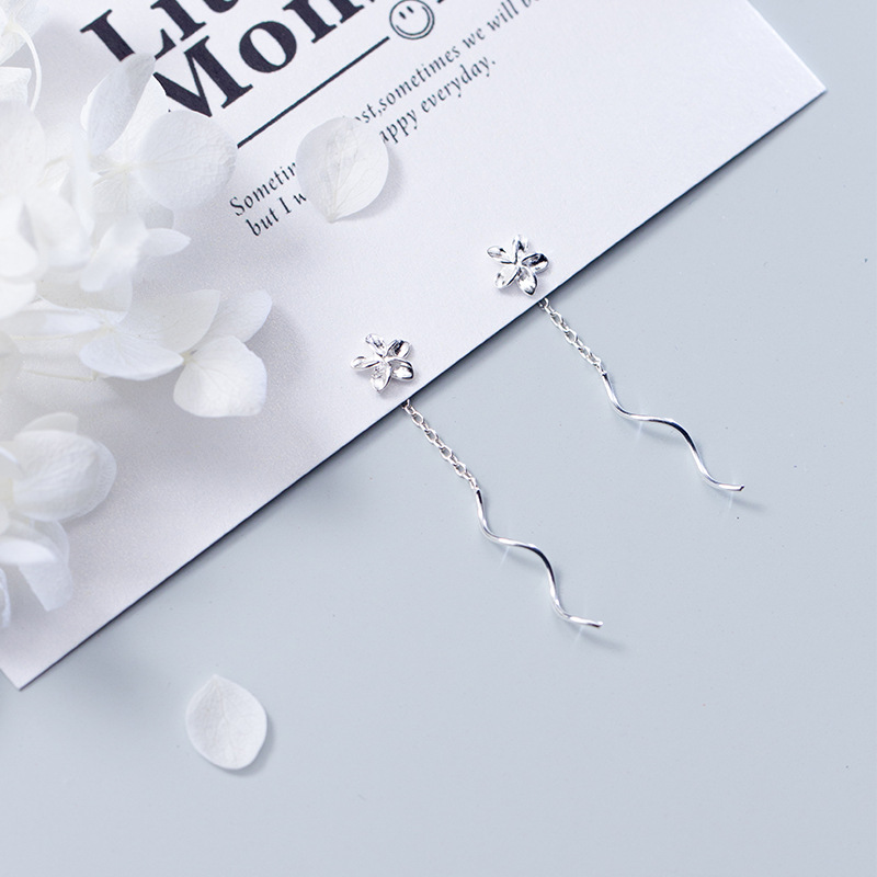 S925 huevo de plata flores de cinco pétalos para mujeres pendientes cortos pendientes de flores de superficie plana joyas de orejas G2173