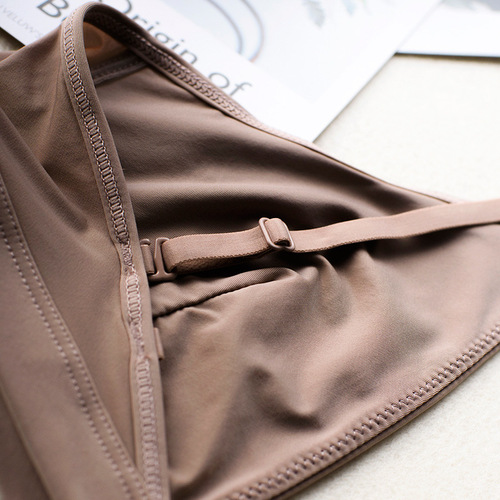 European and American comfortable thin style non-wired French triangle cup glossy bra for big breasts and small bikini for women's underwear