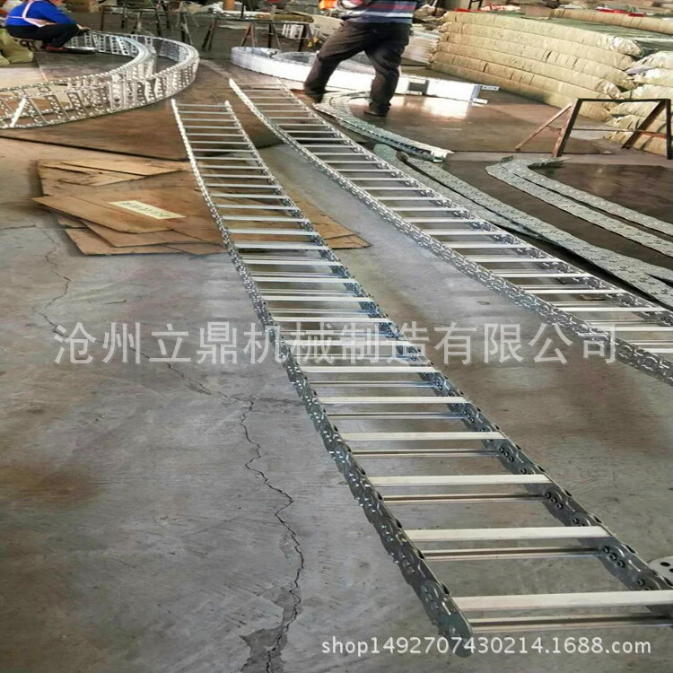 Подгонянная фабрикой Механическая Сталь алюминиевая Тяговая цепь полузакрытая полностью закрытая мостовая кабельная стальная Тяговая цепь