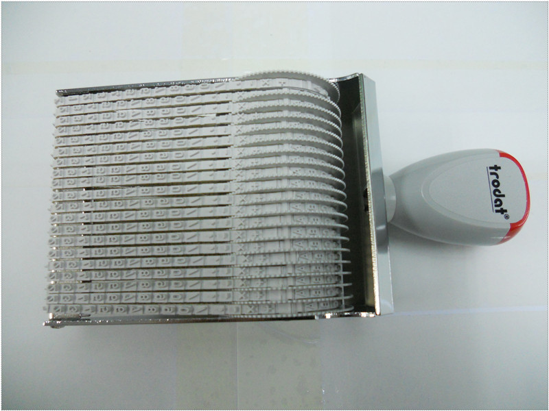 ��ƷTrodat ׿��3/20Aӡ�� �ָ�3MM 20λ�ɵ�ӡ�� ����Ӣ�ĺ�����