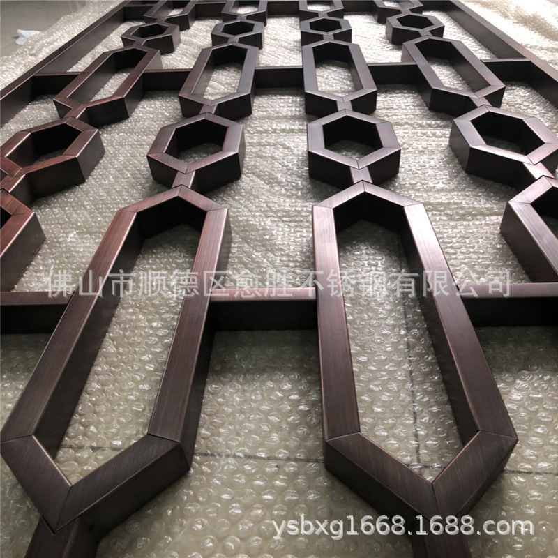 新款推荐 空心管拼接不锈钢仿铜屏风 管材焊接工艺电镀铜隔断