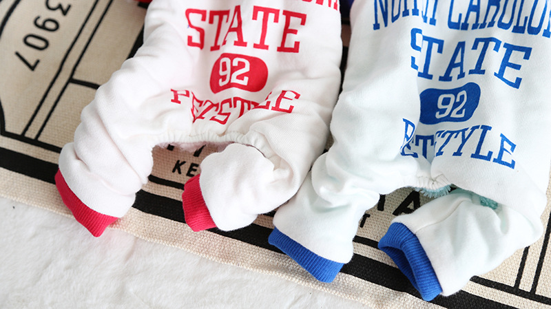 字母三色带四脚衣