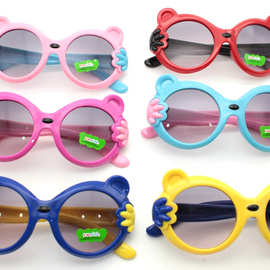 2019 儿童新款小熊太阳镜，有现货，6色混