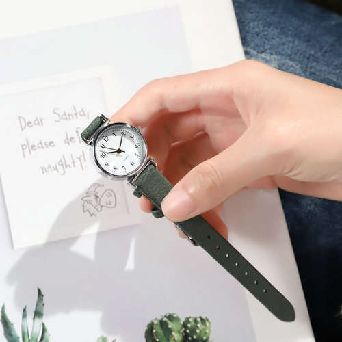 Unique Korean women's small watch female compact mini student Korean version simple trend fashion casual retro