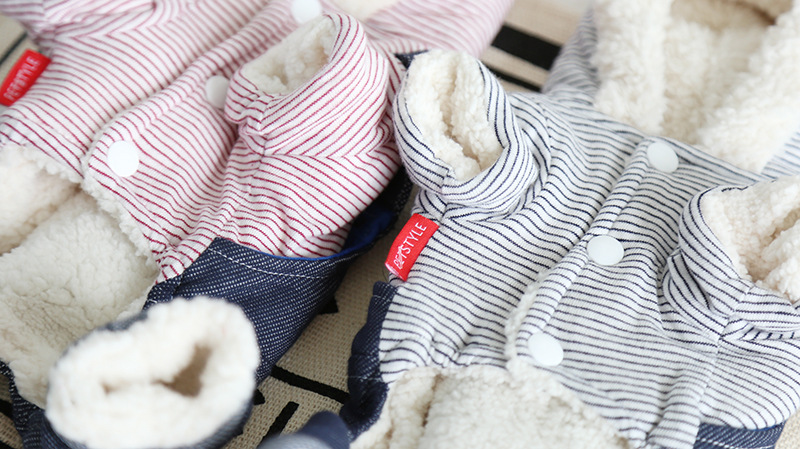 鲨鱼宝宝条纹带帽四脚衣