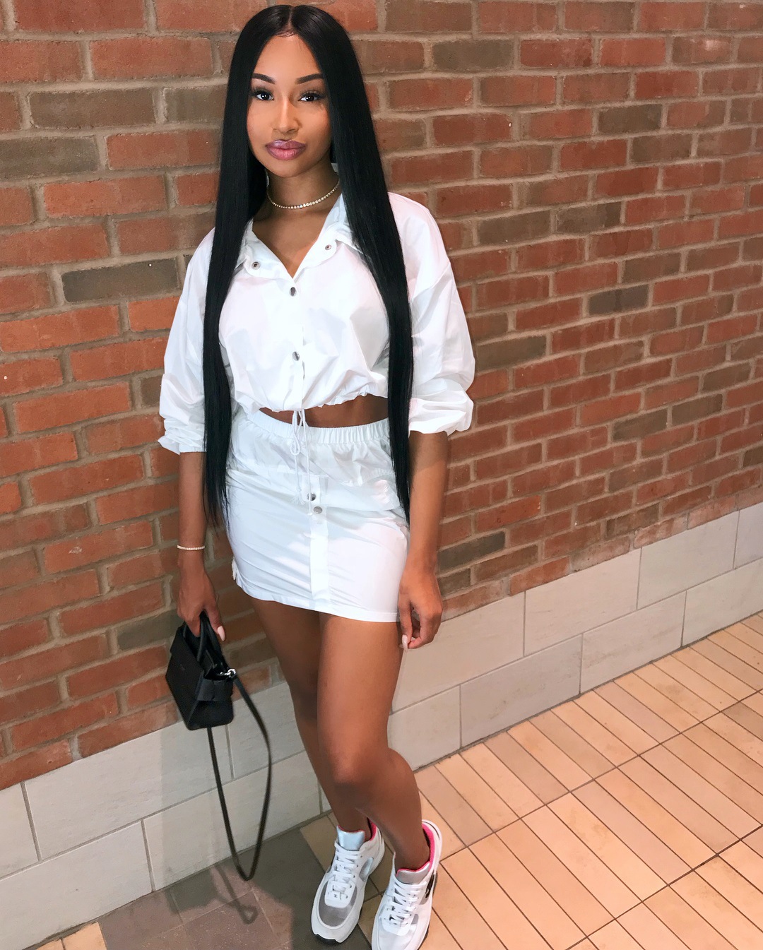 38080874_2014183105559111_4821