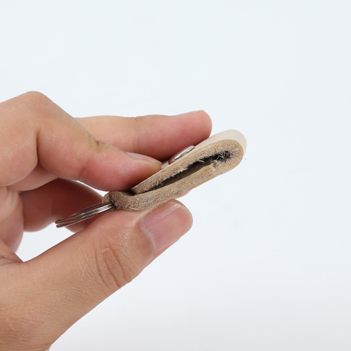 Electric guitar leather pick bag can be hung with keychain ukulele pick box pick jacket shrapnel accessories