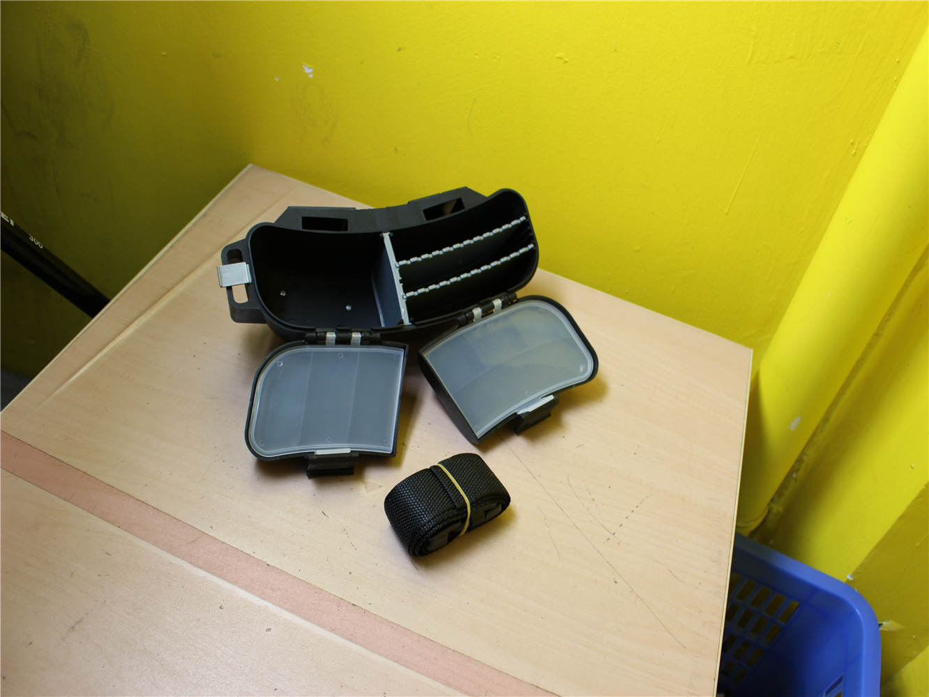 （中性）腰挂活饵盒