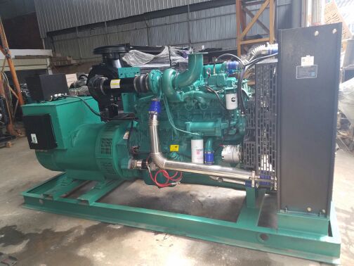 云南昆明康明斯400KW柴油发电机/发电机/厂家直销