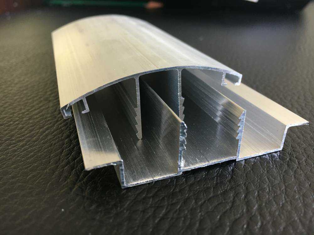 厂家直销 阳光板铝合上下扣压条 8-10铝上下扣条  阳光板专用压条