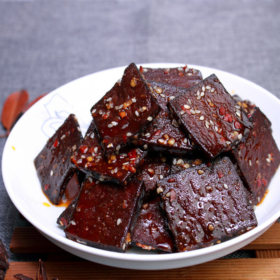 湖南特产 麻辣豆腐干平江香干网红辣条 辣片小吃辣味年货零食素食