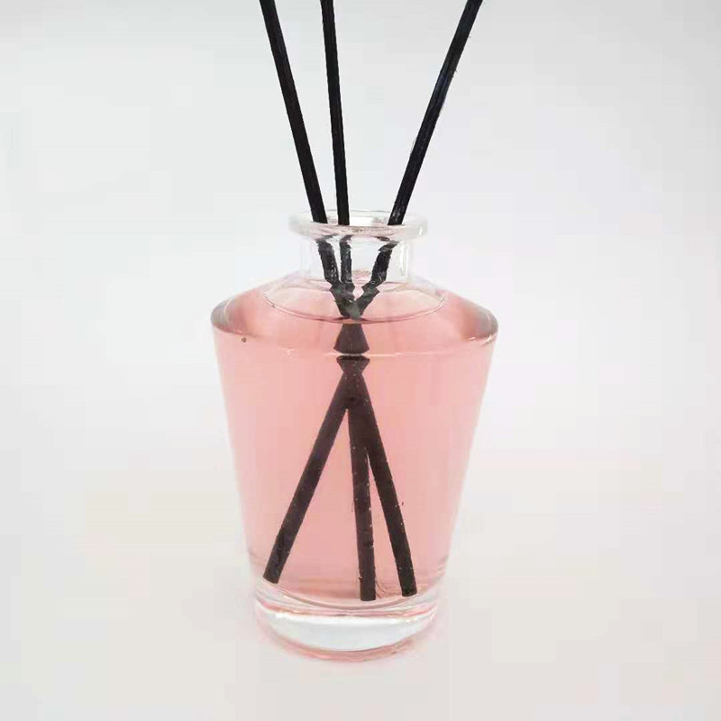 工厂供货150ml卡口圆锥香薰瓶配有木塞子创意香水玻璃