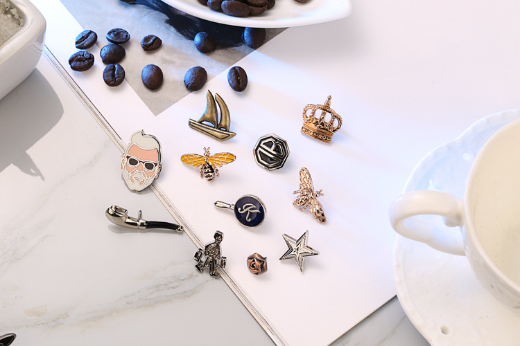 Unisex Gender Retro Pin Human Crown Alloy Inlay Artificial Gemstones Unisex Brooches