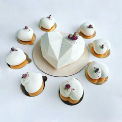 Artisan wholesale heart-shaped mousse cake mold 8-piece twisted heart silicone mold chocolate baking tool