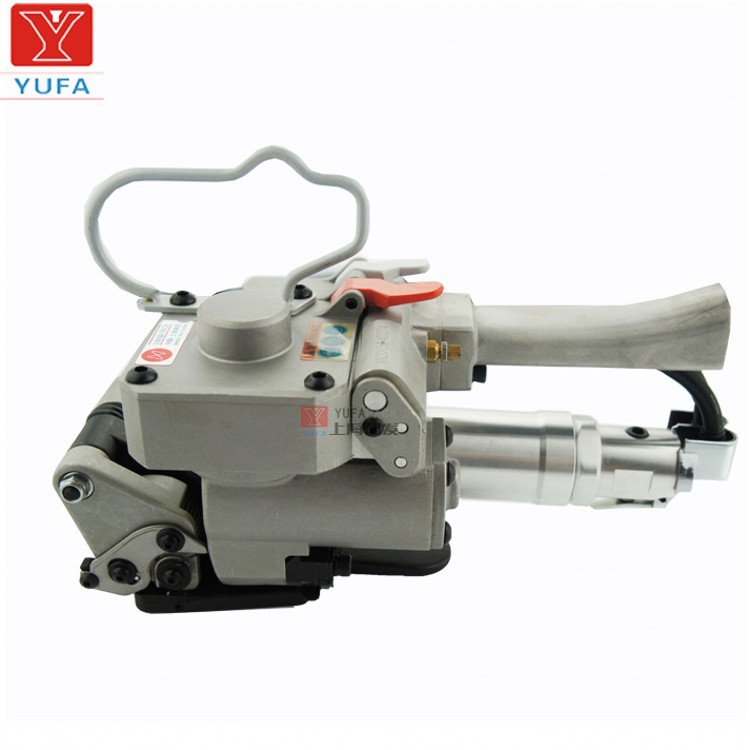  小李有时候碰见不少砖厂老板抱怨这打包机没用几个月就出...