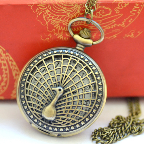 Classic wall clock with peacock quartz movement, factory wholesale large bronze quartz pocket watch model 8073