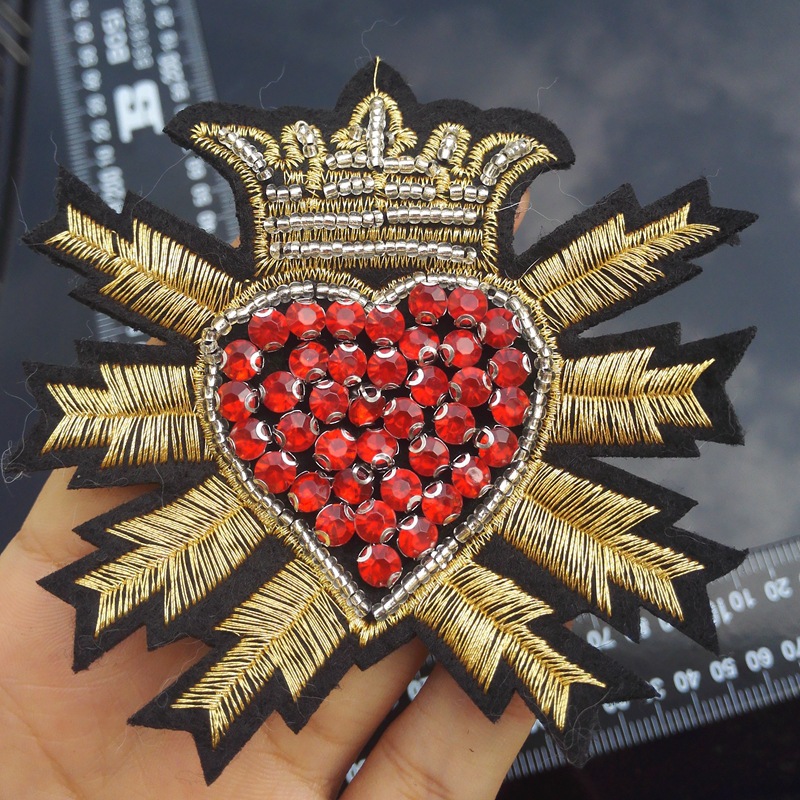 歐美跨境貨源手工刺繡釘珠紅鑽皇冠愛心布貼包包鞋帽裝飾鑽飾材料