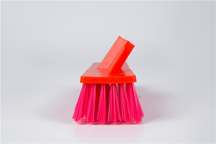 塑料长柄刷子