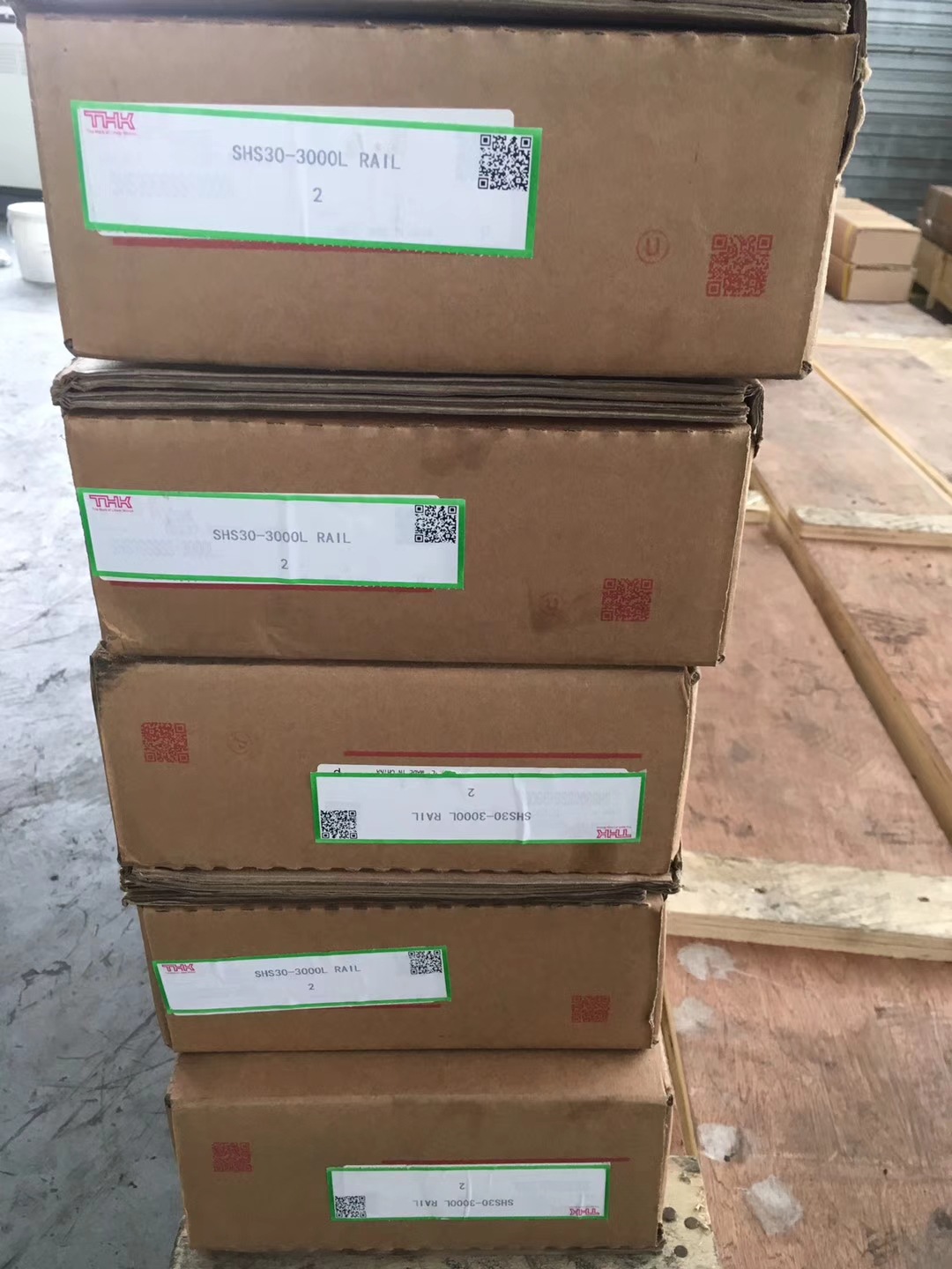 日本THK直线导轨型号齐全正品品质高速滑轨承重轨道高强度导引