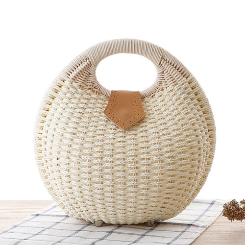 A shell handbag with lovely personality