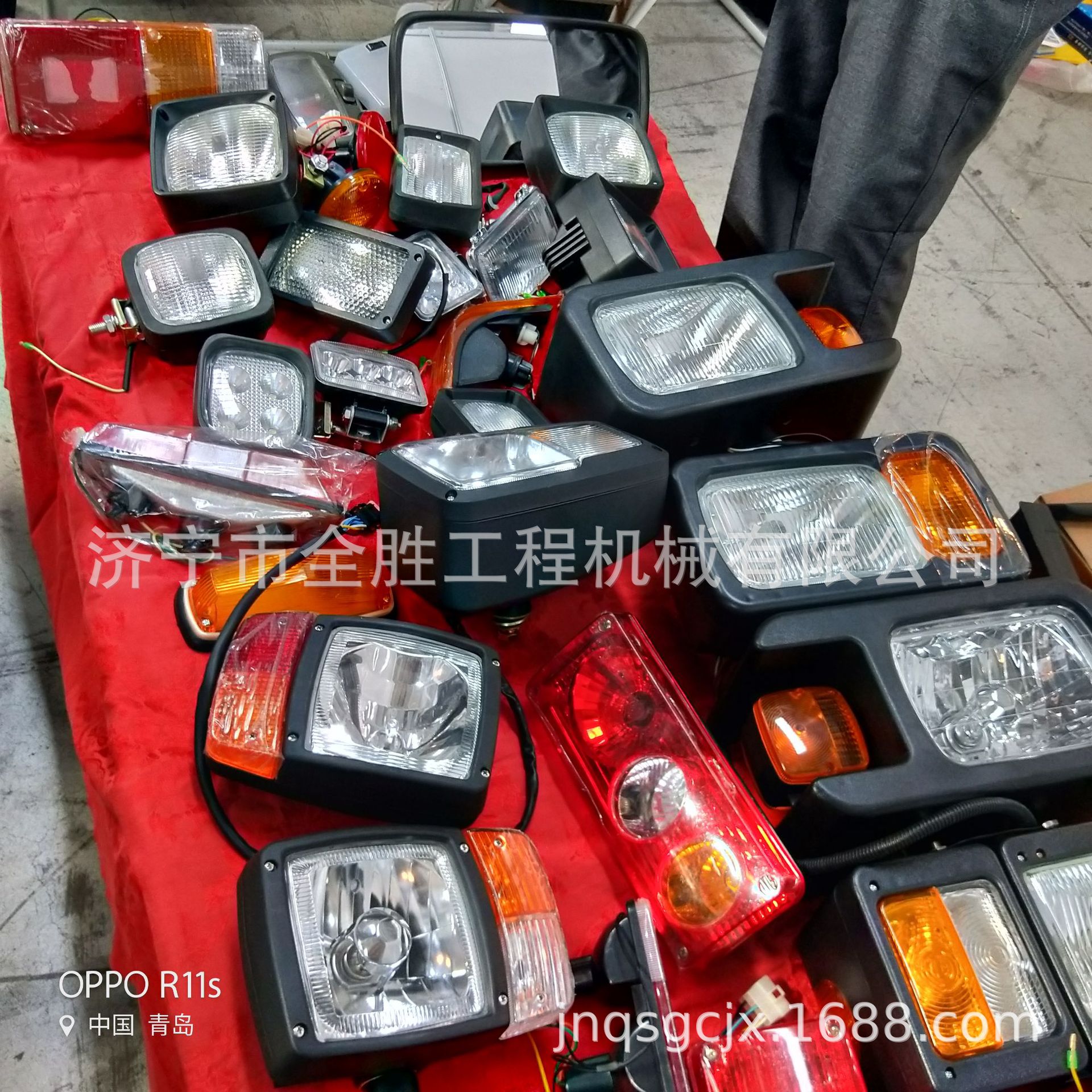 批发SD22推土机前大灯 驾驶室总成 驾驶室门 全车玻璃 密封条