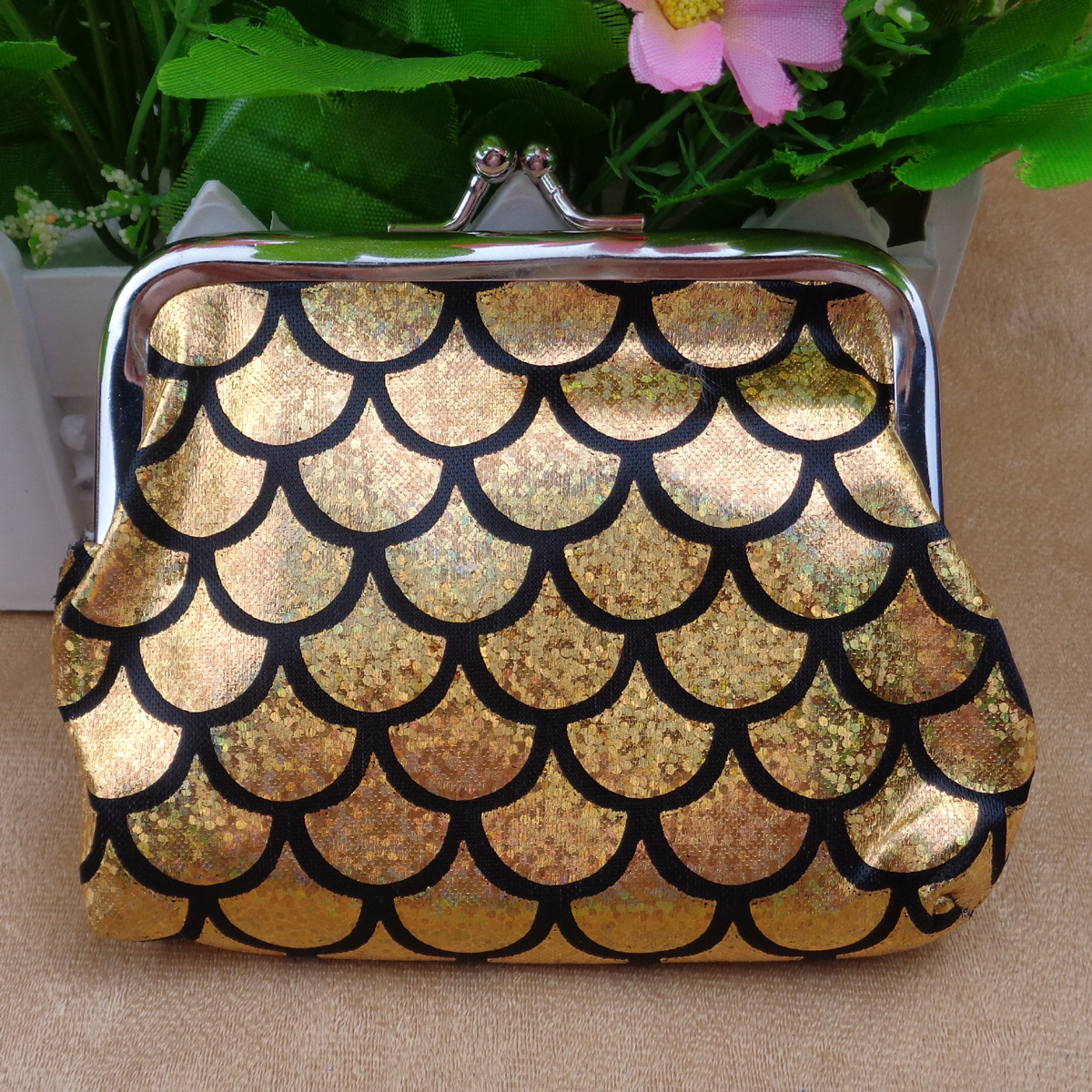 52g Weight Clasp Frame Closure Type Coin Purse Bags Type Casual, Daily Occasion PVC Material Fish Scales Pattern All Seasons Season Women's Gender Casual Style Shell Shape Women's Fish Scales PVC Clasp Frame Coin Purses 12